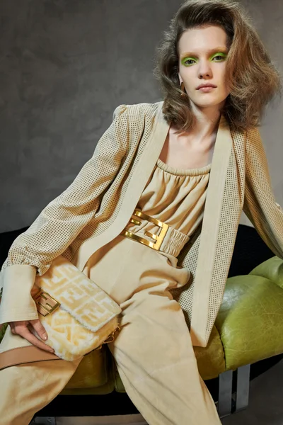 Look 25